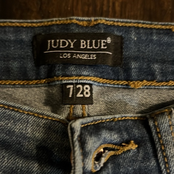 Judy Blue Jeans - Picture 4 of 5